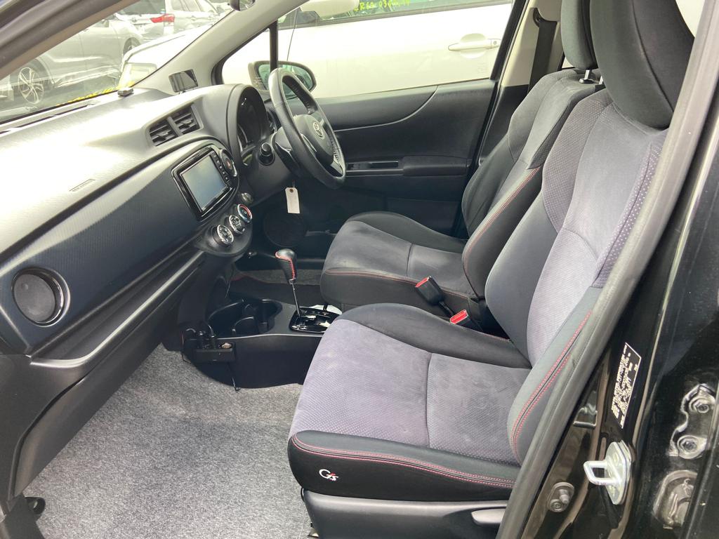 2011 Toyota Vitz RS